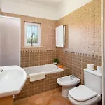 Holiday home 4-schlafzimmer-villa- Garten- Pool- By Interhome *