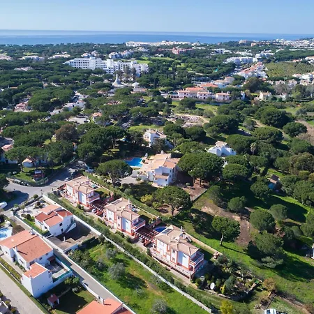 4-schlafzimmer-villa- Garten- Pool- By Interhome Holiday home *